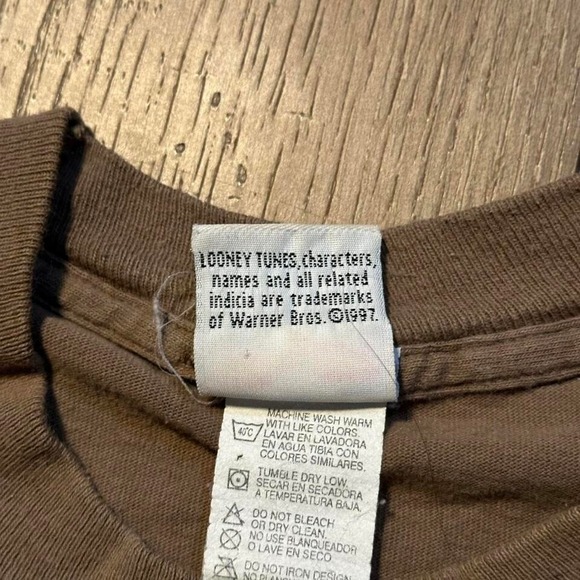 Vintage Looney Tunes Taz Soccer Kick This T Shirt Men's Size Large 90s Nostalgic - Picture 3 of 5